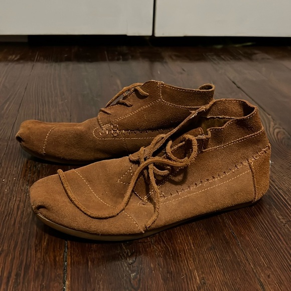 TOMS Moccasins Women’s 8 - Picture 2 of 7